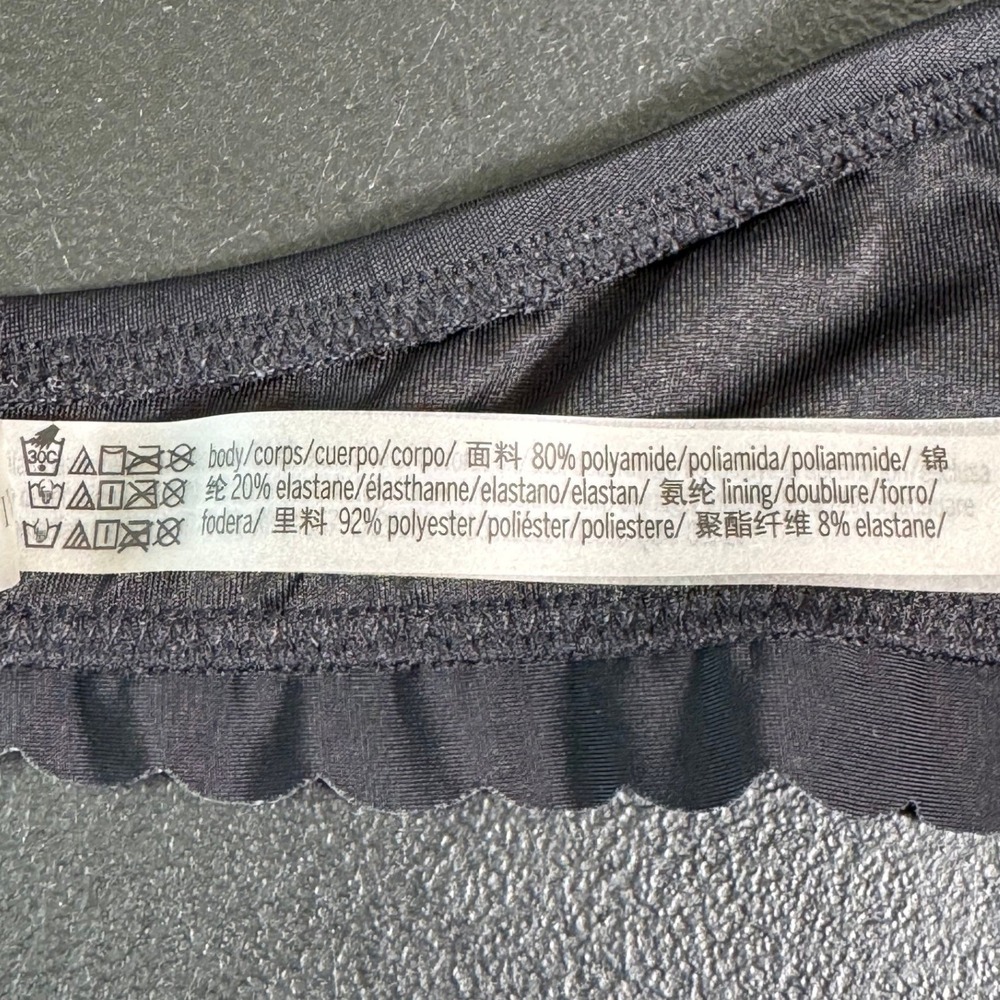 Victoria's Secret Black Scalloped Ruched Underwire Bikini Top 38C - Picture 6 of 6
